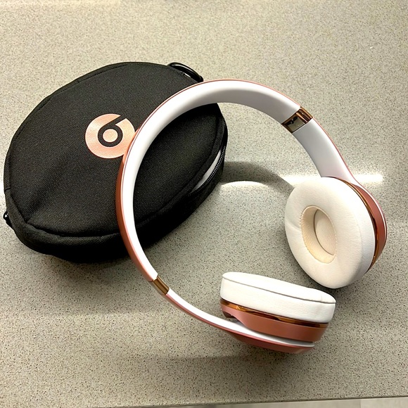 Beats by Dre Headphones Beats Solo3 Wireless On Ear Headphones